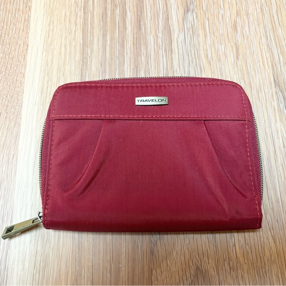 Travelon Handbags - TRAVELON RFID BLOCKING PASSPORT ZIP WALLET